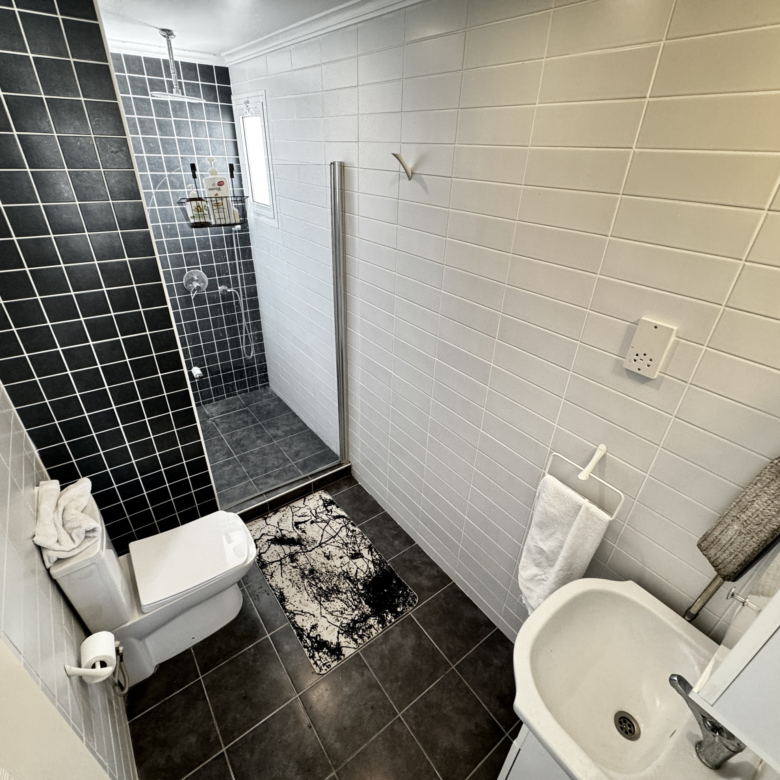 1 Bedroom Penthouse For Sale