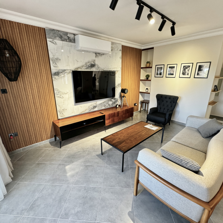 Sea front 3 bedroom apartment with spacious terrace