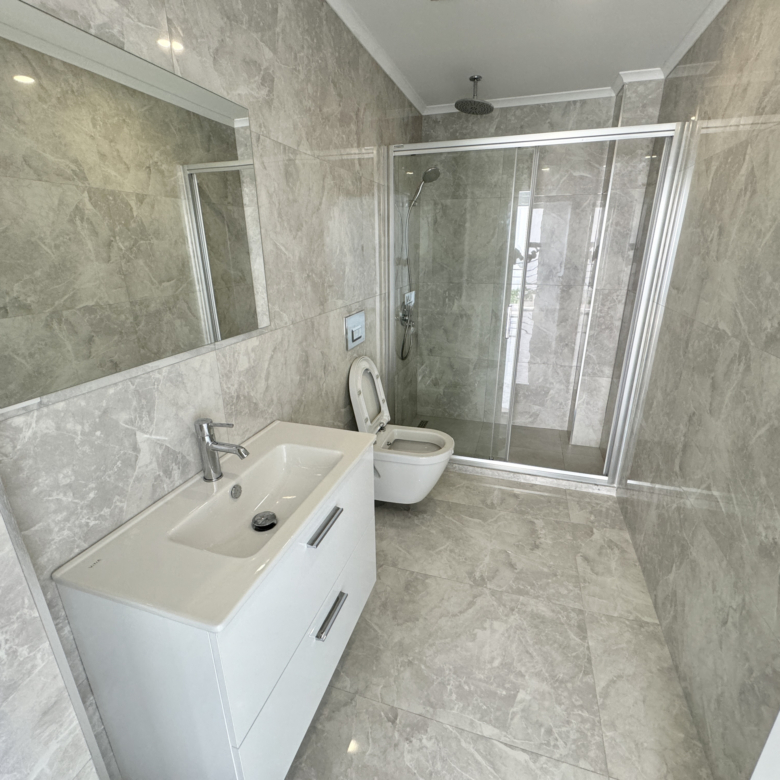 Amazing Sea Front newly renovated modern apartment
