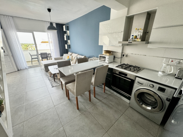 3 bedroom newly refurbished modern apartment