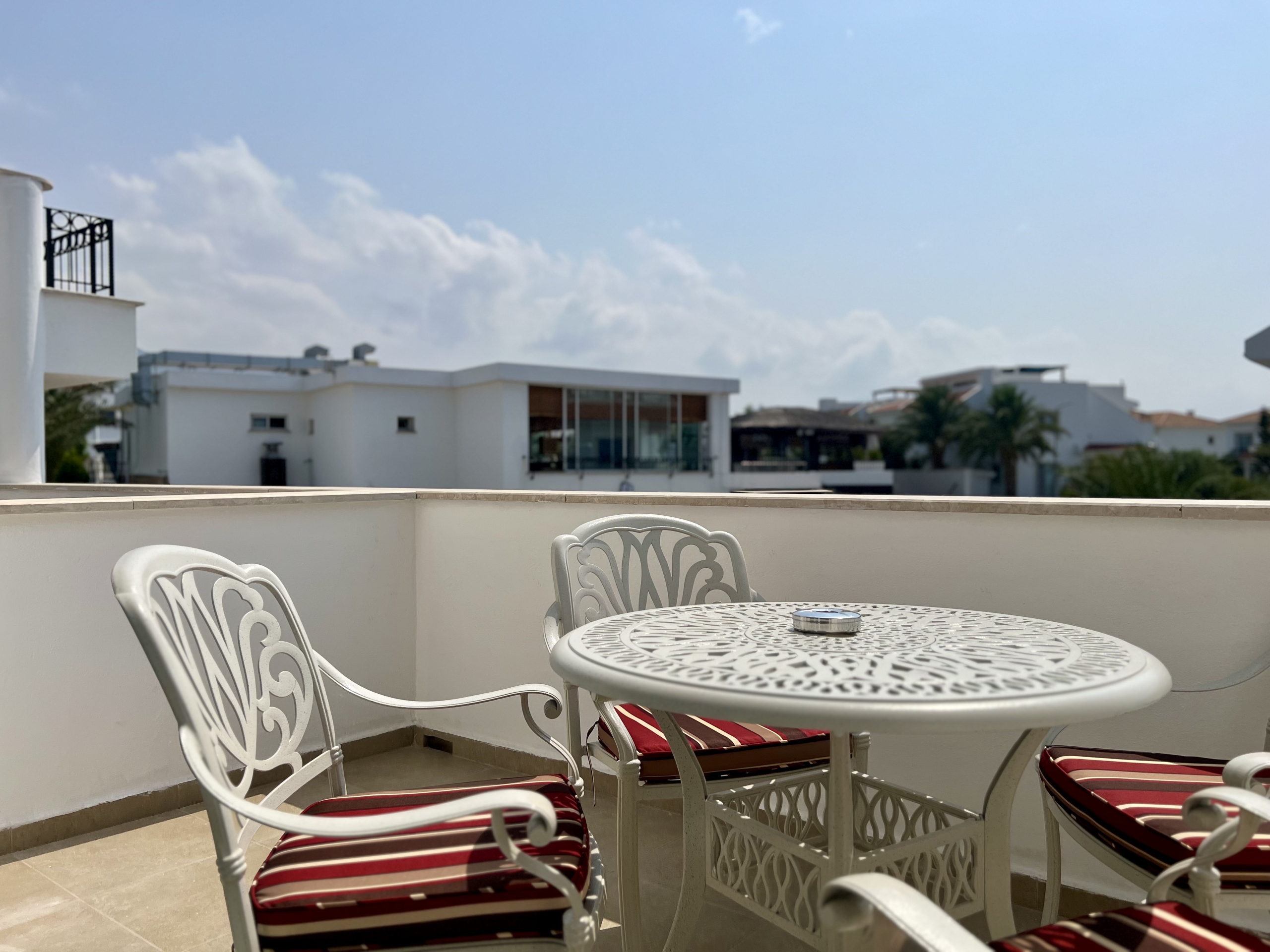 1 bedroom fully renovated stylish apartment
