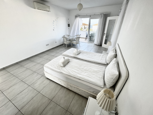 3 bedroom stunning penthouse with mountain and sea view