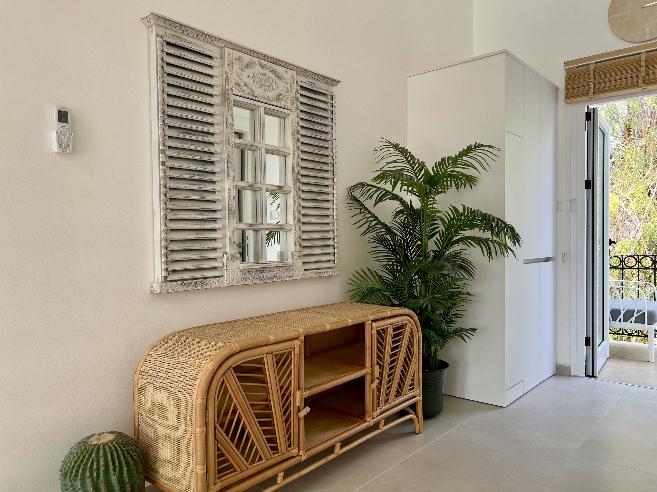 1 bedroom fully renovated stylish apartment