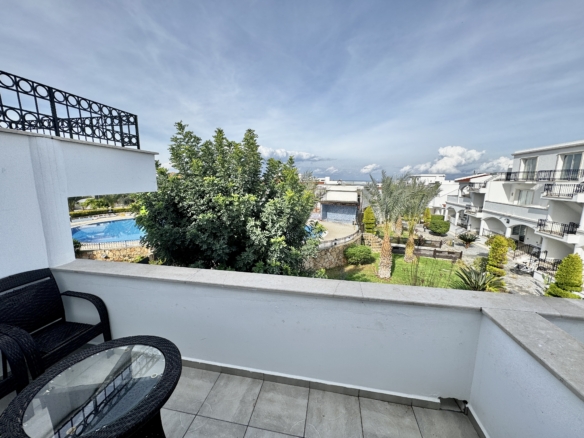1 bedroom pool and mountains views property