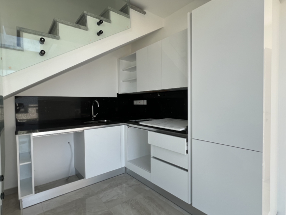 Sea front studio apartment for sale in Malibu project