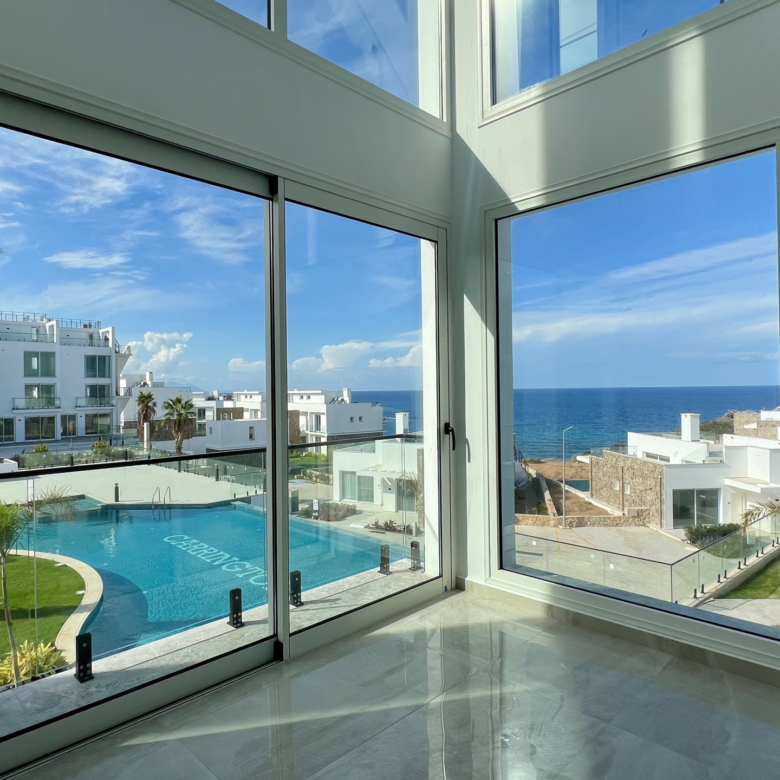 Brand new Sea Front 2 bedroom apartment with roof terrace and jacuzzi